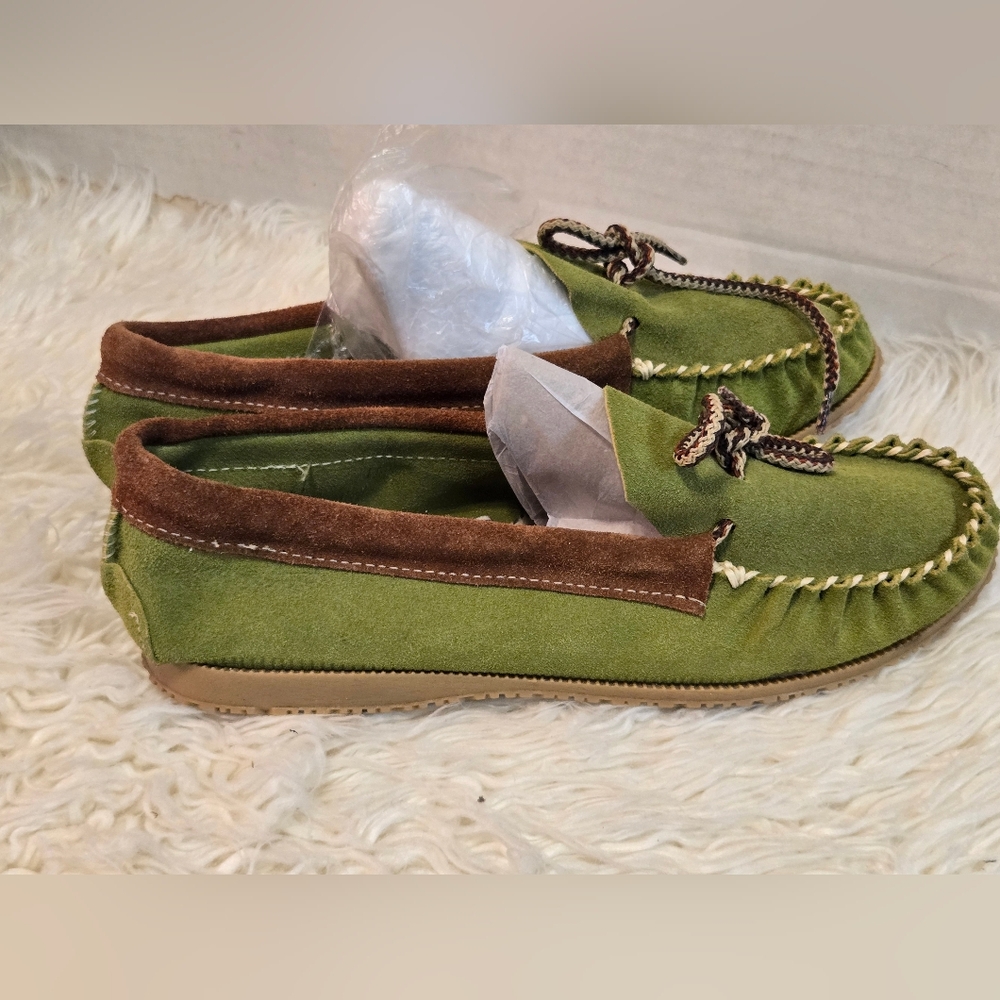 Elegant Green and Brown Women's Moccasins